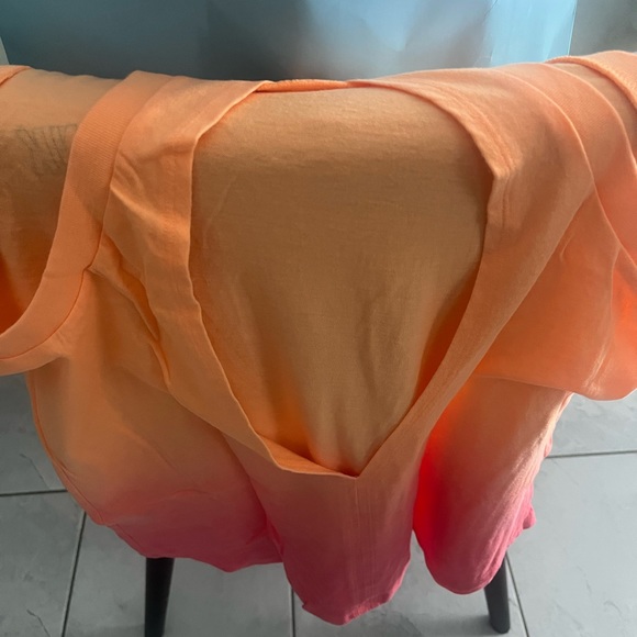 Victoria secret/Pink gym top size XS, 15 each - Picture 2 of 2